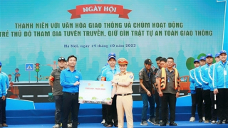 Ra mắt Đội Thanh niên tình nguyện tham gia đảm bảo TTATGT
