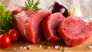 Mức tiêu thụ thịt đỏ của người dân thành phố gấp đôi khuyến nghị