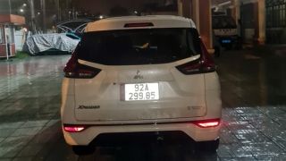 Tài xế ôtô vi phạm nồng độ cồn tông nhiều phương tiện rồi bỏ chạy