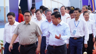 Thủ tướng yêu cầu “vượt nắng thắng mưa” sớm hoàn thành xây dựng cầu Đại Ngãi