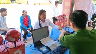 Độc đáo “Gian hàng Đề án 06” trong Ngày hội văn hóa dân tộc