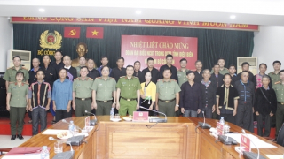 Người có uy tín góp phần tạo môi trường xã hội trật tự, kỷ cương