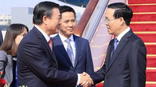 Lễ đón Chủ tịch nước Võ Văn Thưởng tại Sân bay Bắc Kinh