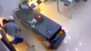 Truy bắt kẻ giết người tại cửa hàng quần áo ở Bắc Ninh