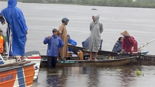 Tìm thấy thi thể người đàn ông mất tích khi đi vớt lồng bắt cá với vợ