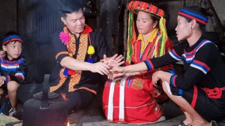 Vị già làng mang sắc phục Công an ở Thượng Minh