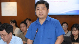 Lạm thu đầu năm học: Phụ huynh cần phản ánh cụ thể tên trường