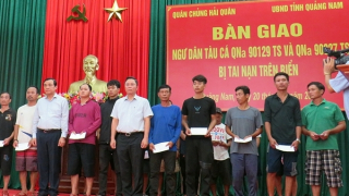 Xúc động buổi đón những ngư dân gặp nạn trở về