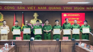 Khen thưởng các tập thể, cá nhân trong vụ giải cứu cháu bé bị bắt cóc