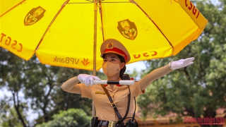 CSGT Hà Nội yêu cầu người tham gia giao thông nhường đường cho xe ưu tiên