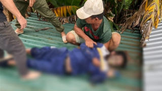 Sửa dây mạng internet, nhân viên viễn thông bị điện giật tử vong