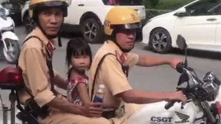 Bé gái 6 tuổi bị lạc 20km được CSGT đưa về nhà