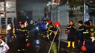 Điều 8 xe cứu hỏa khống chế đám cháy xưởng sản xuất nước yến