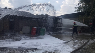 Kịp thời dập tắt đám cháy xe bồn ở một cây xăng