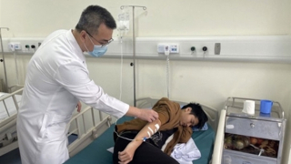 Thức khuya, tắm muộn, người trẻ dễ bị đột quỵ