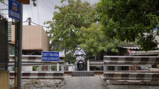 Nỗi lo đường ngang tự mở qua đường sắt Bắc - Nam