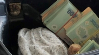 Bắt người phụ nữ vận chuyển trái phép  tiền qua biên giới