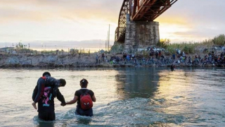 Đưa người di cư lậu sang Mỹ:  Ngành kinh doanh đang bùng nổ