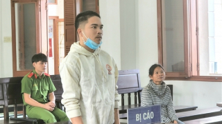 Nghịch tử đánh cha lĩnh 14 năm tù