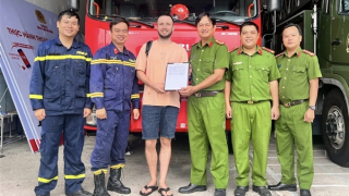 Du khách người Nga cảm ơn Cảnh sát PCCC&CNCH đã cứu mạng