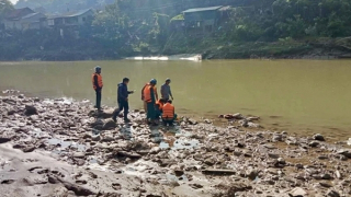 Đi vớt củi, một người dân bị hồ thuỷ điện xả nước cuốn trôi