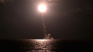 Tàu ngầm Nga bắn thử siêu tên lửa đạn đạo hạt nhân