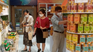 Lãi suất thấp, khách hàng vẫn khó vay vốn