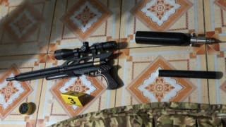 Mâu thuẫn khi ăn nhậu, chủ tiệm Internet dùng súng hơi bắn người