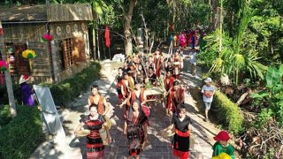 Đẩy mạnh liên kết, thúc đẩy phát triển du lịch miền Trung