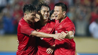 Tuyển Việt Nam và bài toán nhân sự với ông Troussier