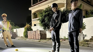 Trốn đo nồng độ cồn, tài xế xe máy 'thông chốt' tông 2 CSGT bị thương