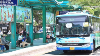 Từ 15/11: Hà Nội thí điểm thanh toán bằng vé điện tử khi đi xe buýt