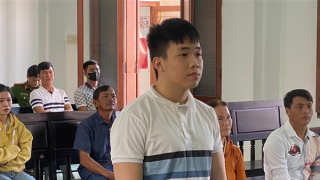 Can ngăn đánh nhau, hai mẹ con bị chém