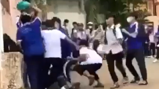 Làm rõ việc một học sinh bị đánh hội đồng, quay clip tung lên mạng