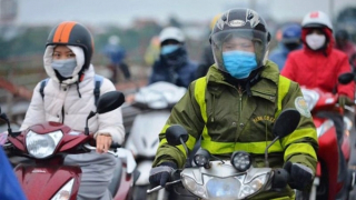 Miền Bắc đón đợt không khí lạnh nhất đầu mùa, miền Trung cảnh báo lụt