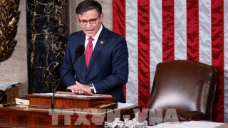 Nước Mỹ "phân cực" vì biện pháp chi tiêu tạm thời