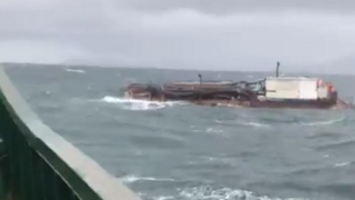 Cứu 2 thuyền viên gặp nạn trên vùng biển Thừa Thiên Huế