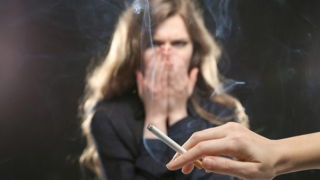 Nguy cơ mắc ung thư phổi ở người hút thuốc lá thụ động