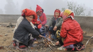 Miền Bắc rét căm căm, miền Trung mưa tầm tã