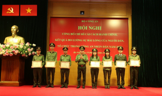 Cải cách hành chính mạnh mẽ, hiệu quả hơn để phục vụ tốt nhân dân