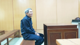 Chém cảnh sát khu vực trọng thương, lãnh 10 năm tù