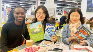 Sách văn học Việt: Muôn nẻo đường "xuất ngoại"