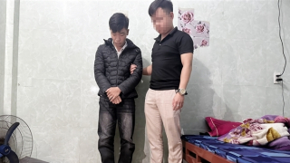 Kẻ gian cạy cửa trộm 13kg bạc