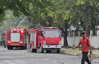 Sau tiếng nổ, đám cháy bùng phát lớn tại công ty sản xuất bột gạo