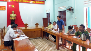 Tích cực cấp thẻ BHYT đối với người dân thuộc xã An toàn khu