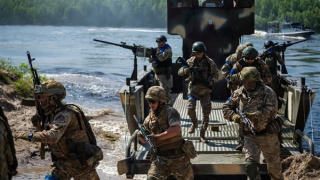 Nga hạ 5 xuồng, trút hỏa lực lên lính Ukraine vượt sông Dnipro