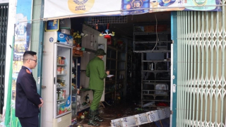 Cháy cửa hàng tạp hóa khiến 2 cụ già tử vong