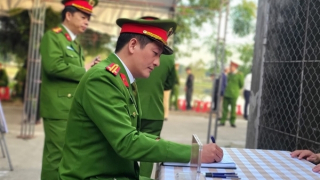 Nghẹn ngào những lời tiễn biệt trong sổ tang đồng chí Trần Trung Hiếu