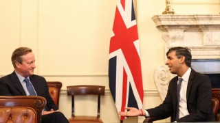 Sự trở lại “gây sốc” của ông David Cameron