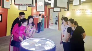 Cấp bách bảo tồn và phát huy giá trị di sản tư liệu